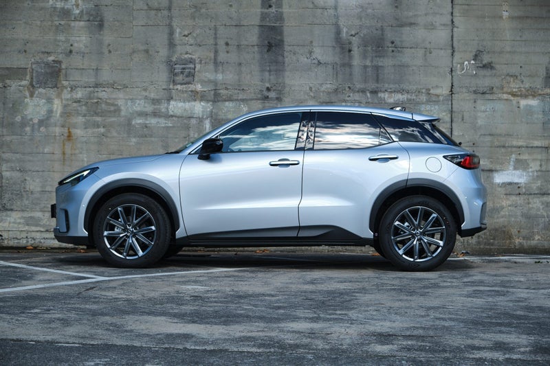 2025 Lexus LBX Relax FWD image 3