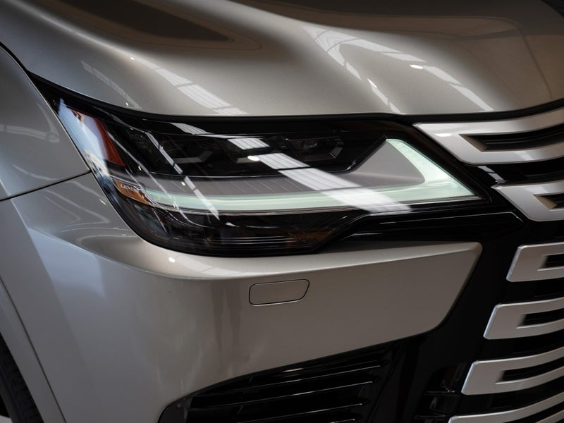 2025 Lexus LX 500d 500D Limited 3.3Dt image 5