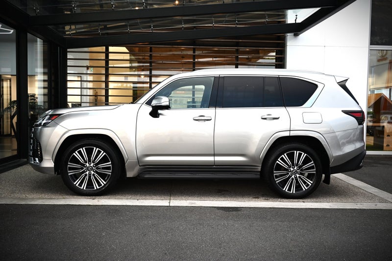 2025 Lexus LX 500d 500D Limited 3.4 Diesel Twin... image 5
