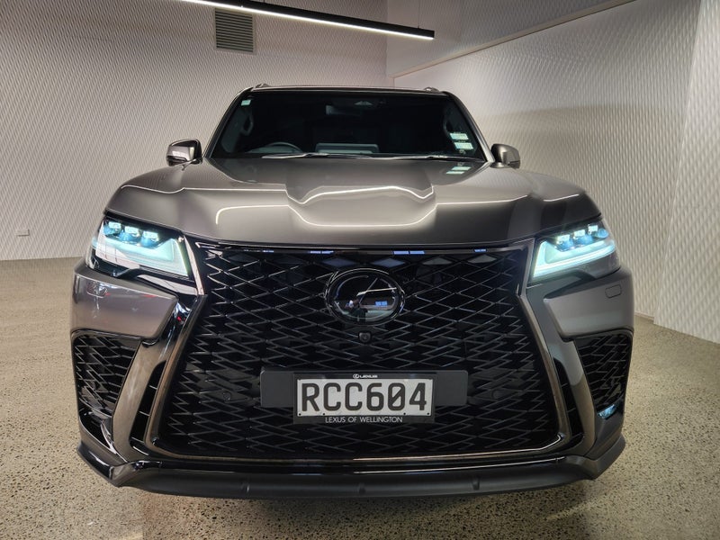 2025 Lexus LX 500d F SPORT 3.3DT image 2
