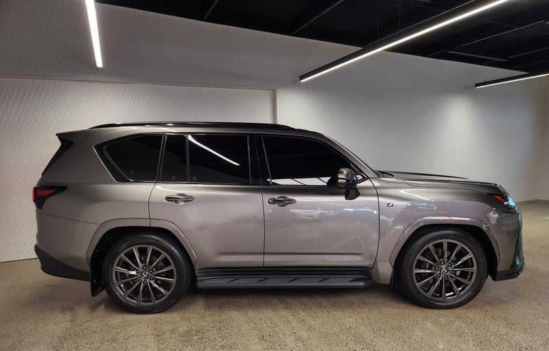2025 Lexus LX 500d F SPORT 3.3DT image 3