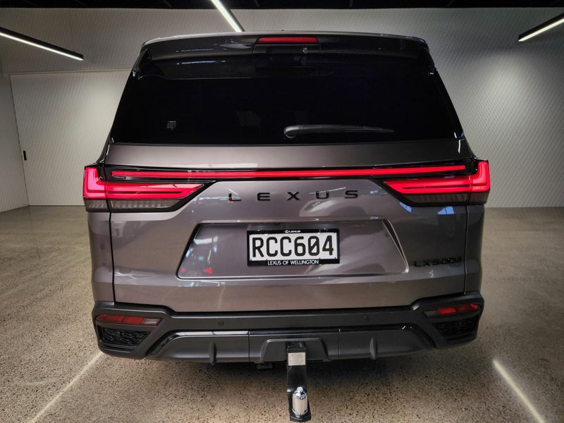 2025 Lexus LX 500d F SPORT 3.3DT image 4