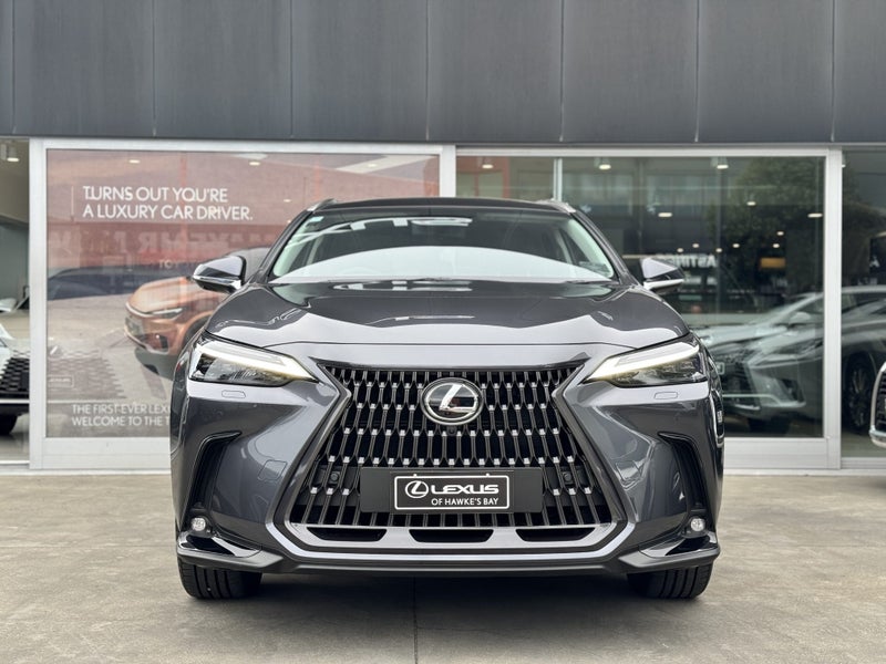2025 Lexus NX 350h Limited 2.5L AWD Hybrid image 2