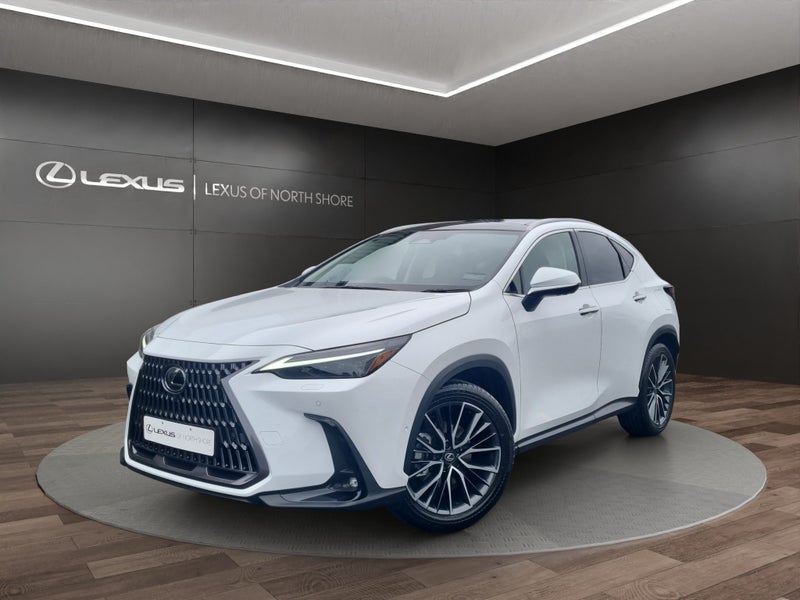2025 Lexus NX 350h Limited 2.5L Hybrid AWD SUV image 3