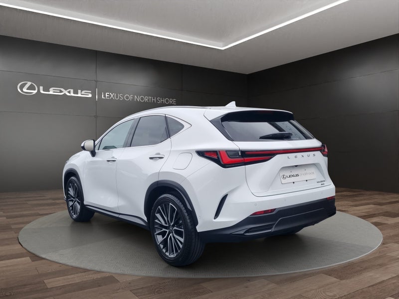 2025 Lexus NX 350h Limited 2.5L Hybrid AWD SUV image 5