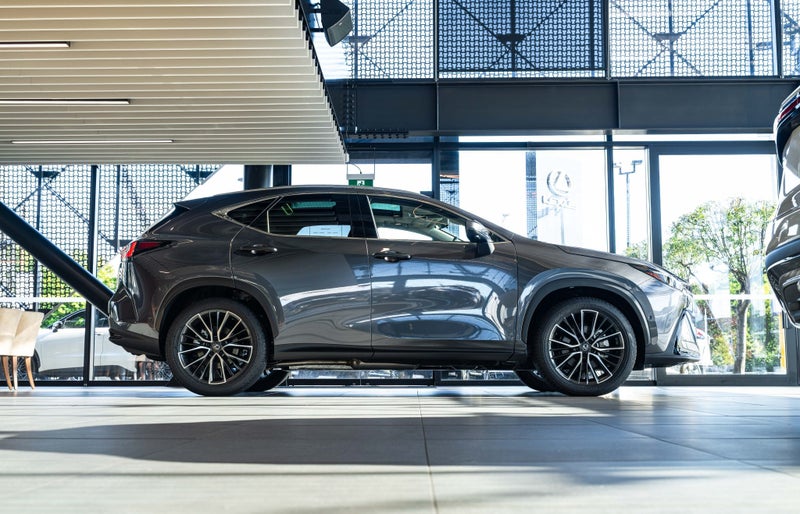 2025 Lexus NX 350h Limited 2.5L Hybrid Petrol 4... image 2