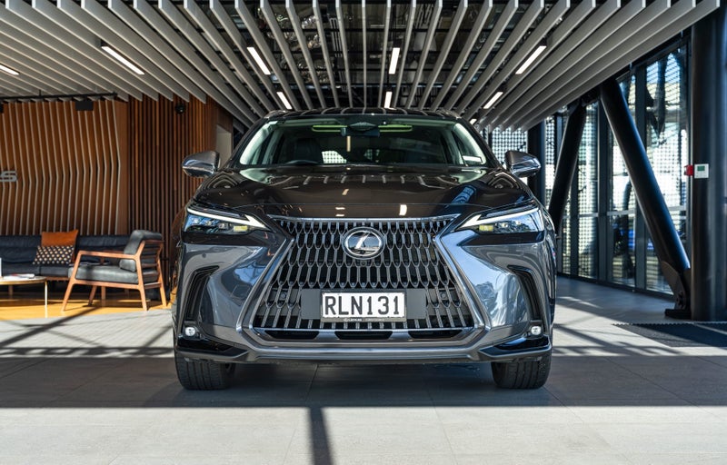 2025 Lexus NX 350h Limited 2.5L Hybrid Petrol 4... image 5