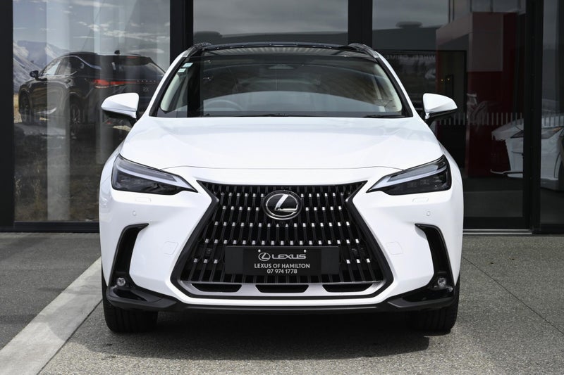 2025 Lexus NX 350h Limited 2.5P AWD Self-Chargi... image 3