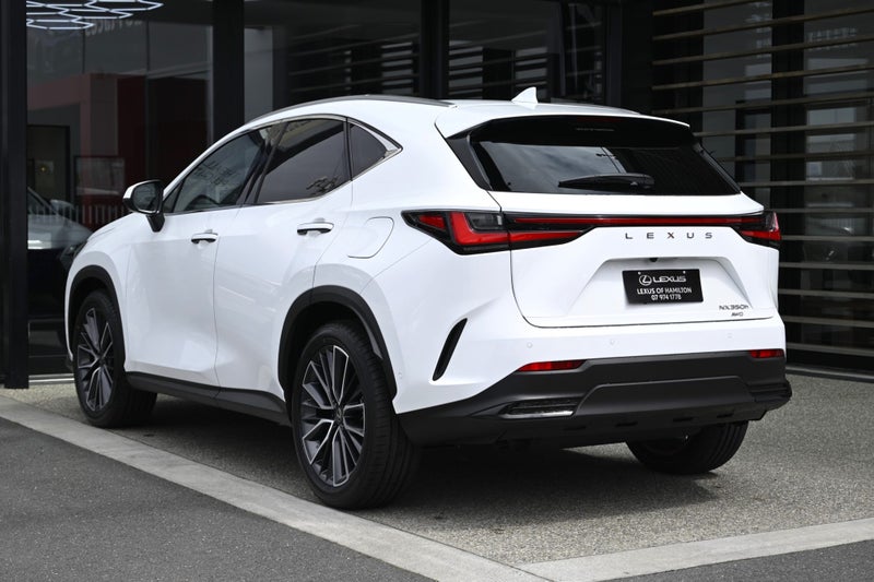 2025 Lexus NX 350h Limited 2.5P AWD Self-Chargi... image 5