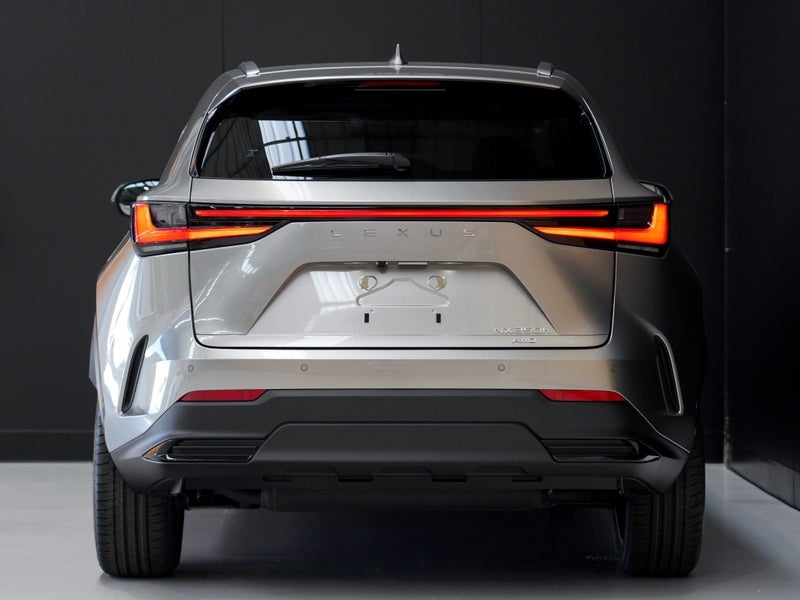 2025 Lexus NX 350h Limited 2.5P HEV ECVT AWD image 5
