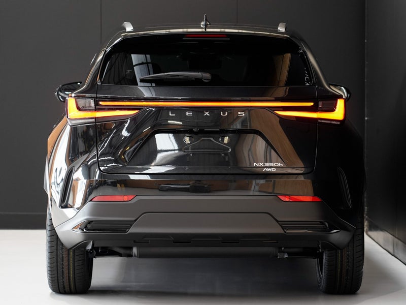 2025 Lexus NX 350h Limited 2.5P HEV ECVT AWD image 4