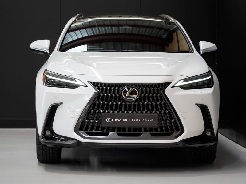 2025 Lexus NX 350h Limited 2.5P HEV ECVT AWD image 3