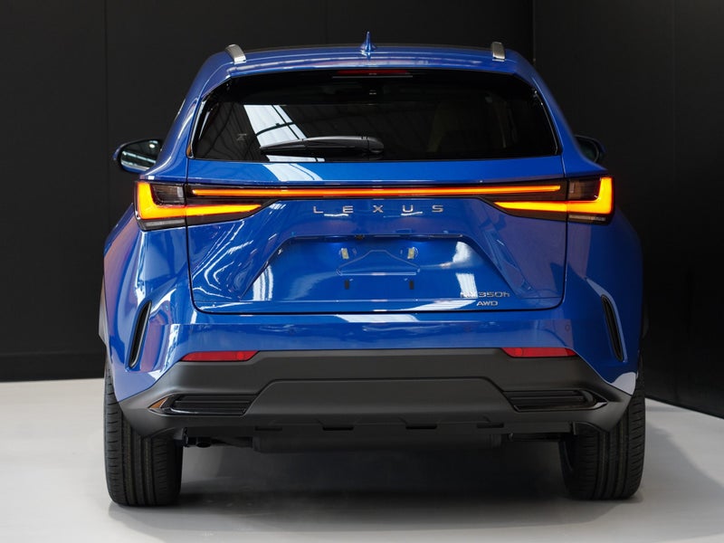 2025 Lexus NX 350h Limited 2.5P HEV ECVT AWD image 5