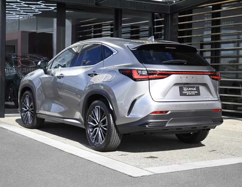 2025 Lexus NX 350h Limited 2.5P HEV ECVT AWD SU... image 5