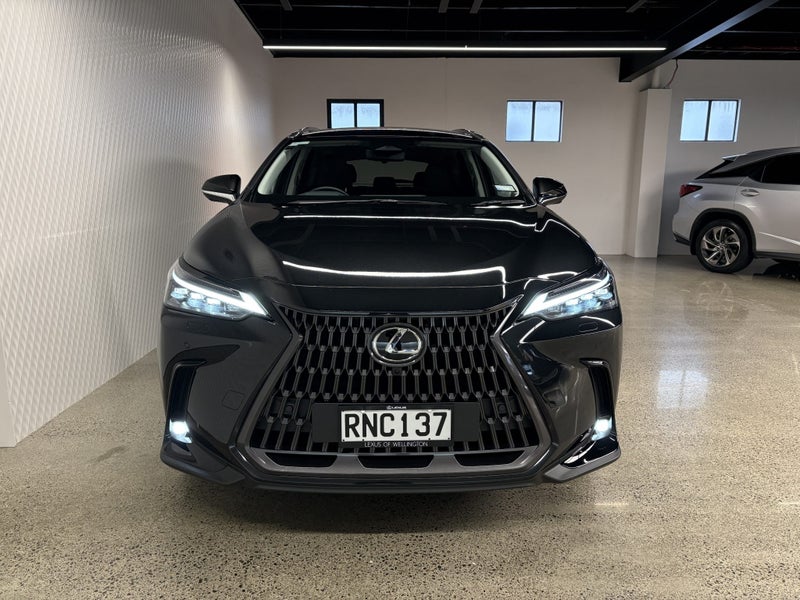 2025 Lexus NX 350h Limited 2.5P HEV ECVT AWD SU... image 2