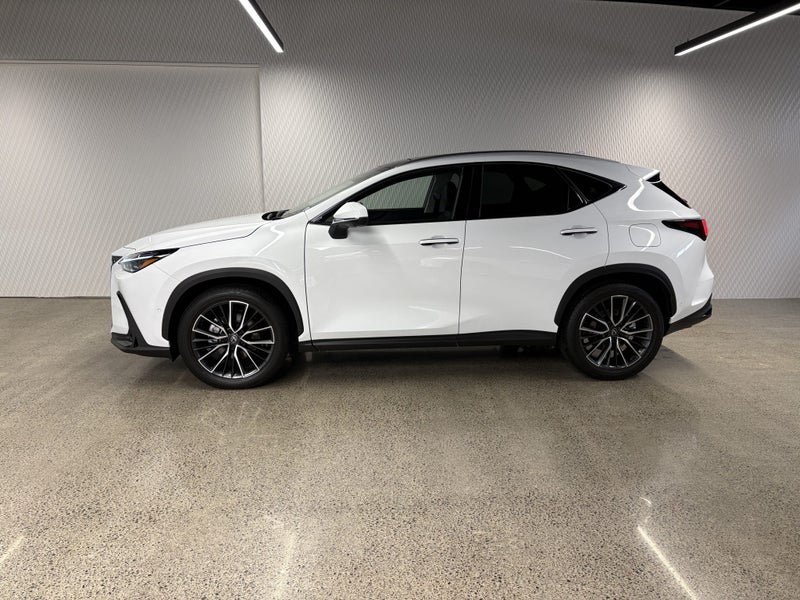 2025 Lexus NX 350h Limited 2.5P HEV ECVT AWD SU... image 4