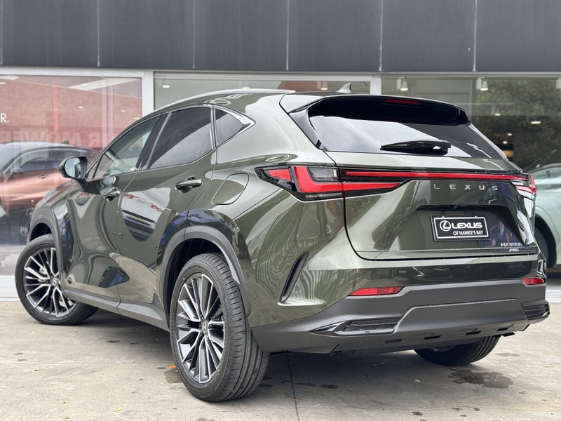 2025 Lexus NX 350h Limited 2.5Ph AWD image 5