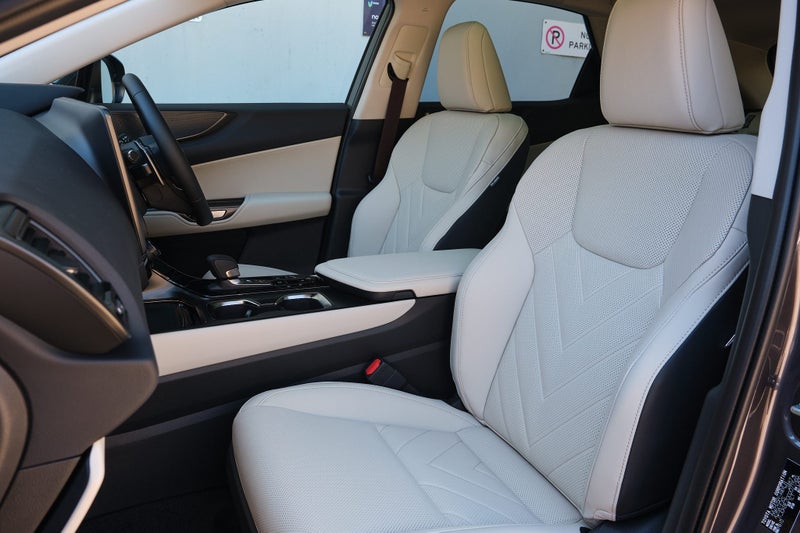 2025 Lexus NX 350h Limited AWD image 2