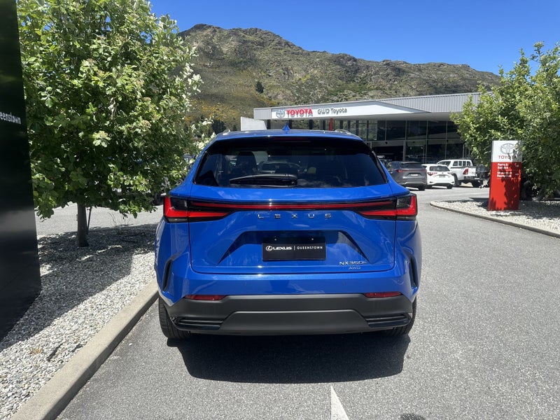 2025 Lexus NX 350h Limited AWD image 3