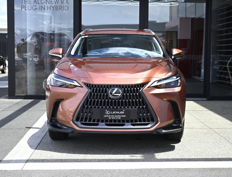 2025 Lexus NX 350h Premium 2.5L 179kW Hybrid FWD image 3