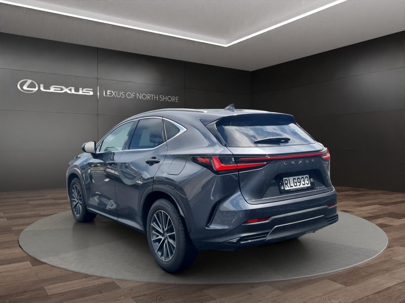 2025 Lexus NX 350h Premium 2.5L Hybdrid FWD SUV image 5