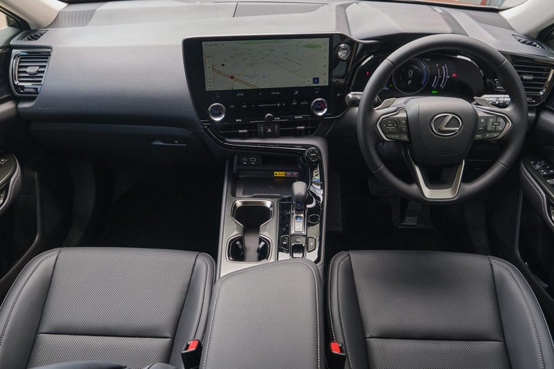 2025 Lexus NX 350h Premium image 2