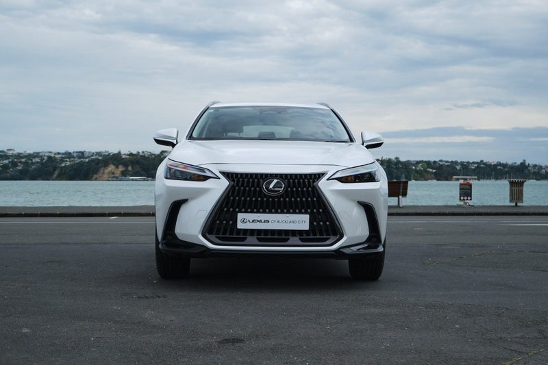 2025 Lexus NX 350h Premium image 2