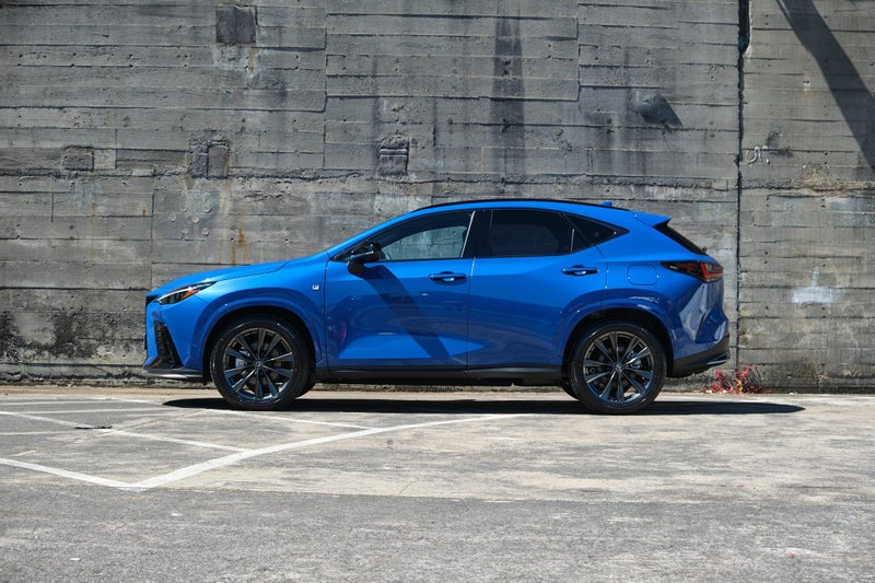 2025 Lexus NX 450h+ F Sport image 3