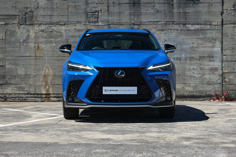 2025 Lexus NX 450h+ F Sport image 4