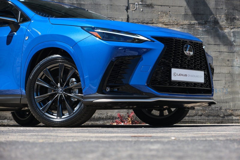 2025 Lexus NX 450h+ F Sport image 5
