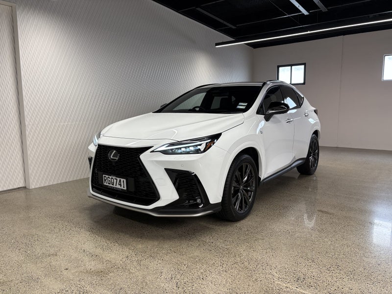 2025 Lexus NX 450h+ F Sport 2.5P PHEV ECVT AWD image 3