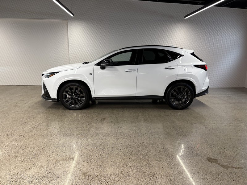 2025 Lexus NX 450h+ F Sport 2.5P PHEV ECVT AWD image 4