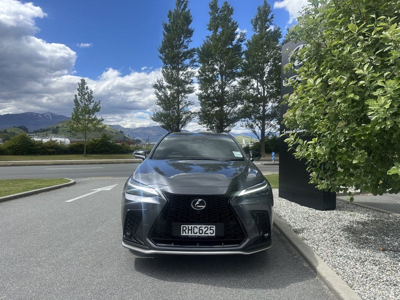 2025 Lexus NX 450h+ F Sport image 2