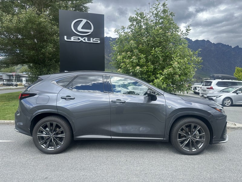 2025 Lexus NX 450h+ F Sport image 5