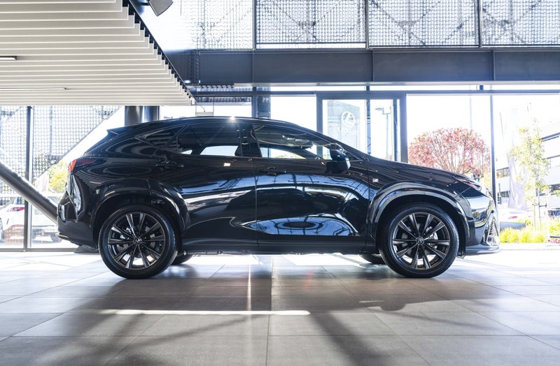 2025 Lexus NX 450h+ F Sport PHEV 2.5L Hybrid Pe... image 2
