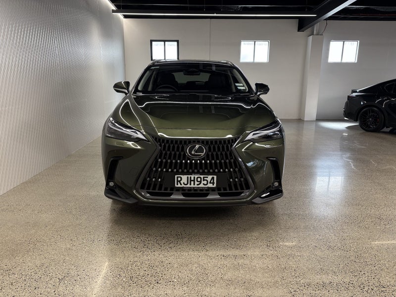 2025 Lexus NX 450h+ Limited 2.5P PHEV ECVT AWD image 2