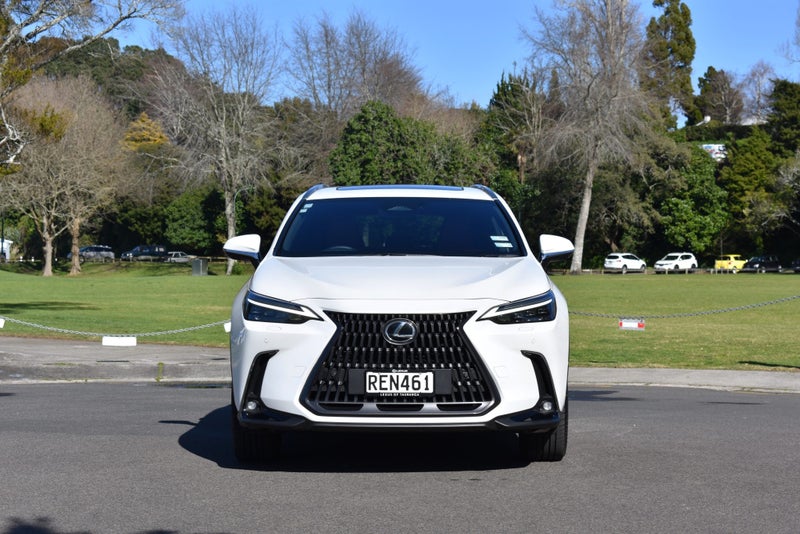 2025 Lexus NX 450h+ Limited 2.5P PHEV ECVT AWD SUV image 2