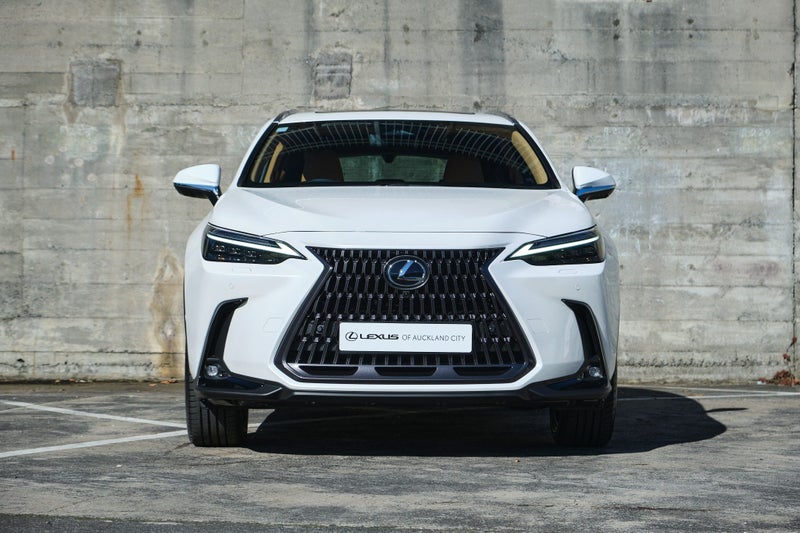 2025 Lexus NX 450h+ Limited image 2