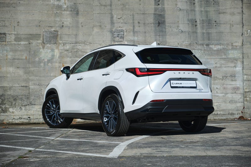 2025 Lexus NX 450h+ Limited image 4