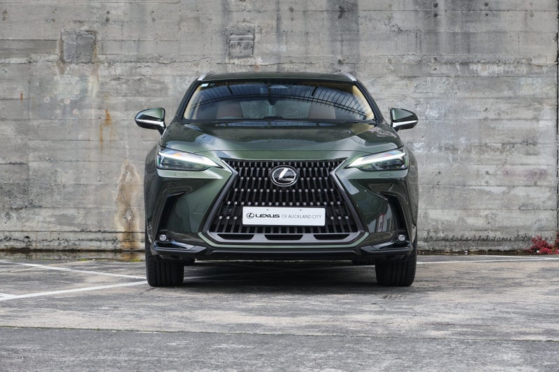 2025 Lexus NX 450h+ Limited image 2