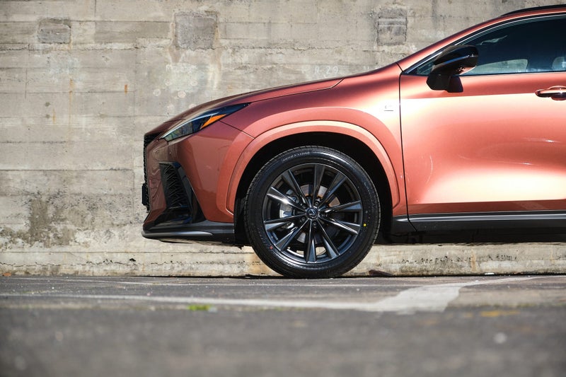 2025 Lexus NX 450h+ NX 450h+ F Sport AWD image 4