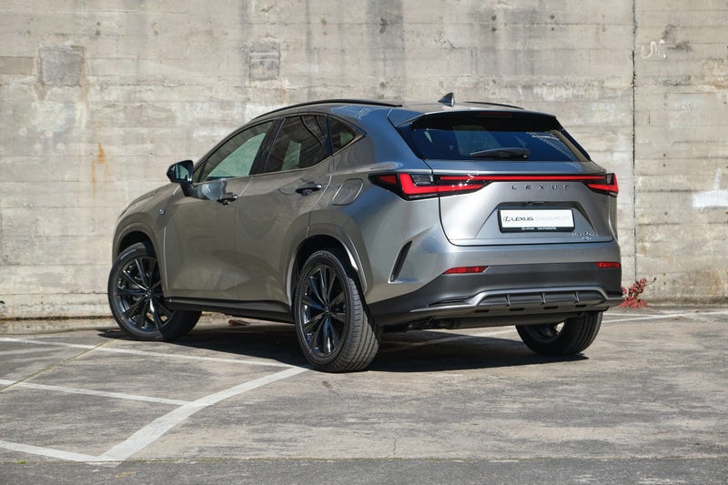 2025 Lexus NX 450h+ NX 450h+ F Sport PHEV AWD image 5