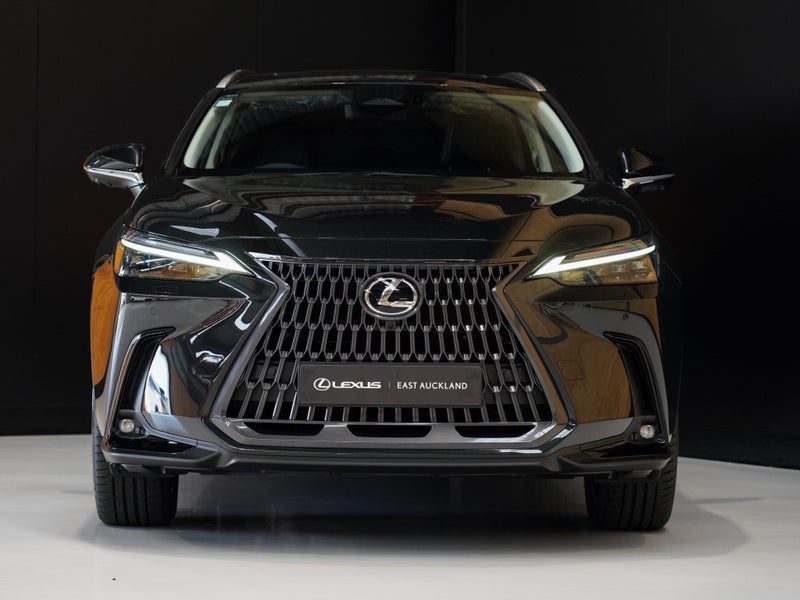 2025 Lexus NX 450h+ NX 450h+ Limited 2.5P PHEV... image 5
