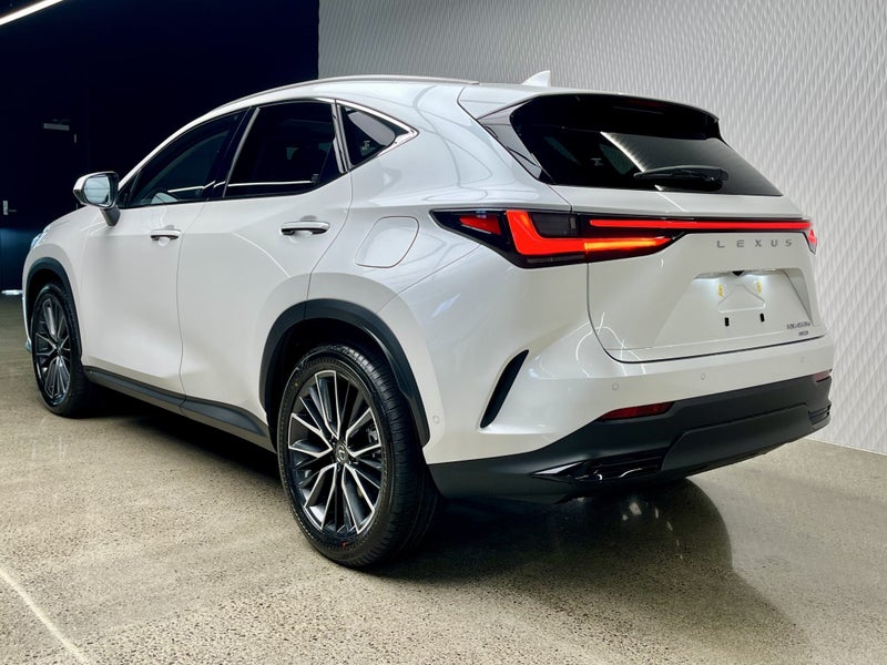 2025 Lexus NX 450h+ NX 450h+ Limited 2.5P PHEV... image 5