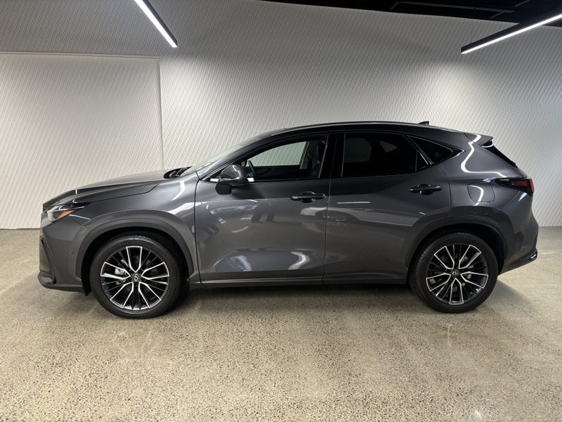 2025 Lexus NX 450h+ NX 450h+ Limited 2.5P PHEV... image 3