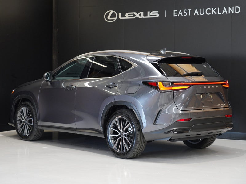 2025 Lexus NX 450h+ NX 450h+ Limited 2.5P PHEV... image 2