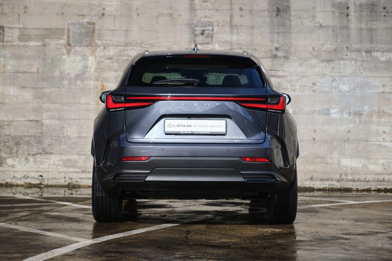 2025 Lexus NX 450h+ NX 450h+ Limited AWD image 5