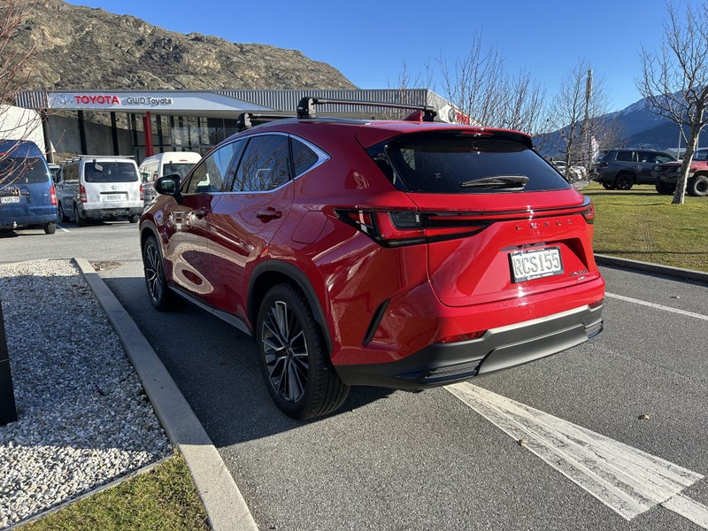 2025 Lexus NX 450h+ NX 450H+ Limited Phev image 4