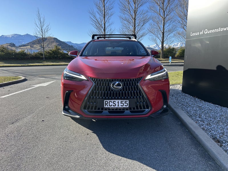 2025 Lexus NX 450h+ NX 450H+ Limited Phev image 5