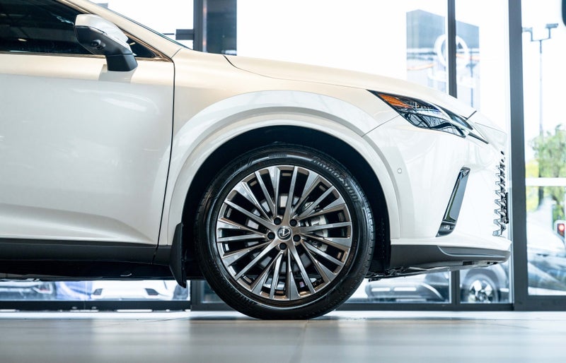 2025 Lexus RX 350h Limited 2.5L Hybrid Petrol 4... image 4